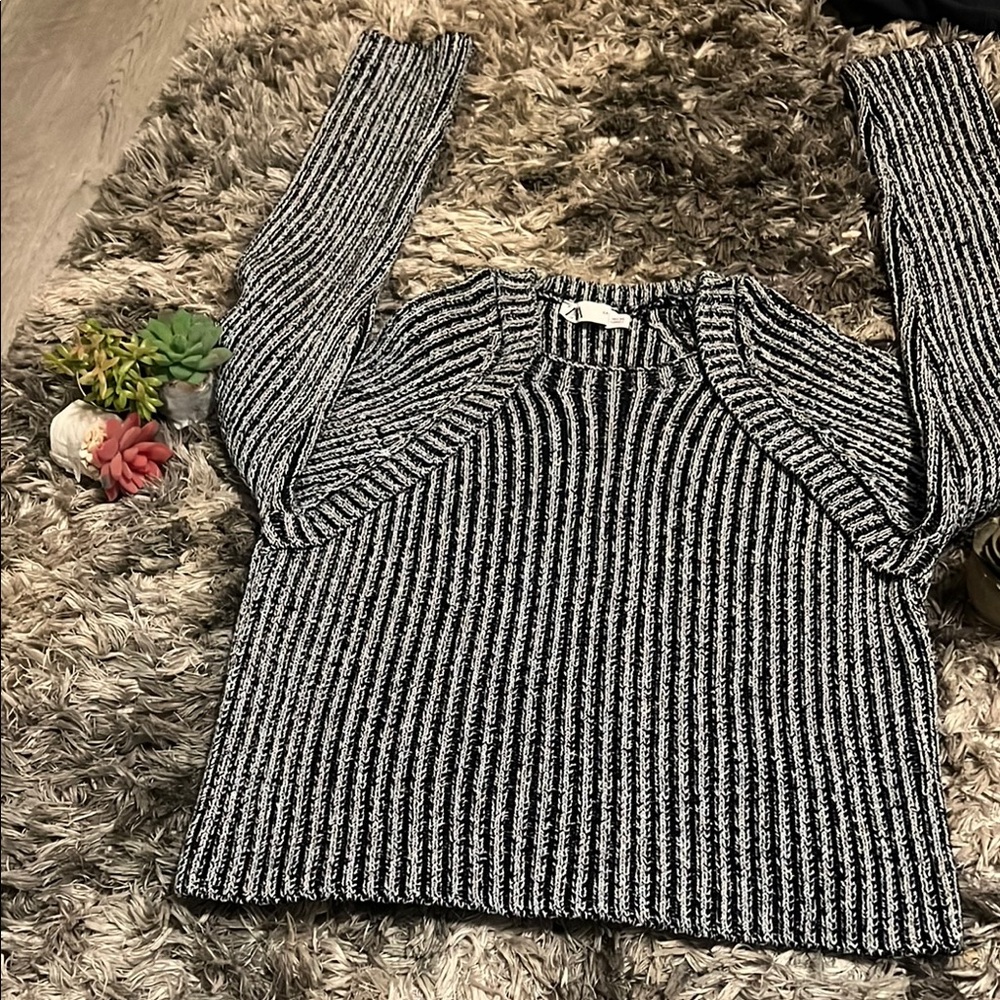 Zara Black and White Blazer Timeless Elegance